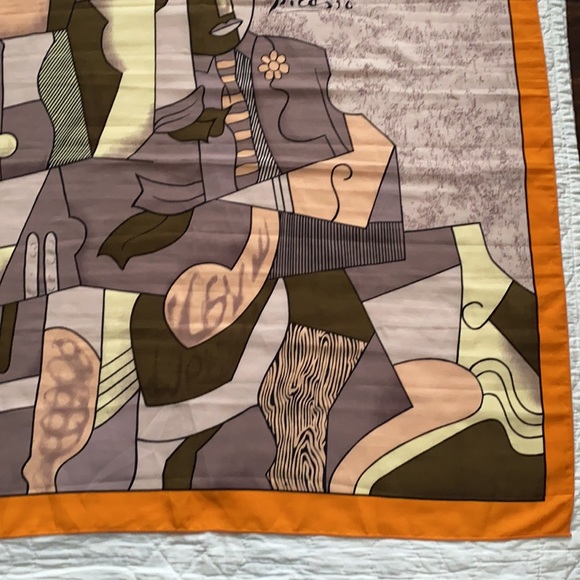 Large Picasso Scarf - Picture 5 of 7